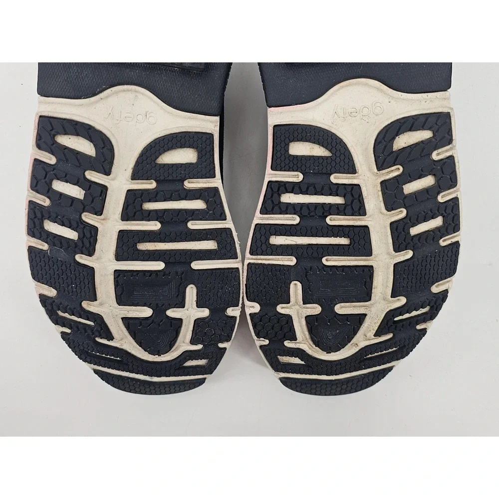 Gravity Defyer shoes are